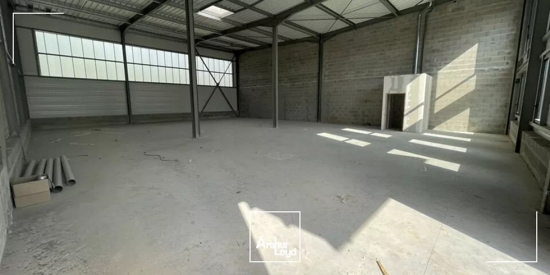 LOCATION LOCAL D'ACTIVITE STOCKAGE NEUF ZONE MENDES FRANCE NIORT