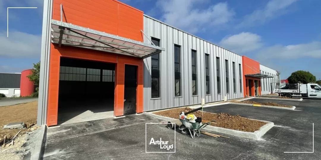 LOCATION LOCAL D'ACTIVITE STOCKAGE NEUF ZONE MENDES FRANCE NIORT