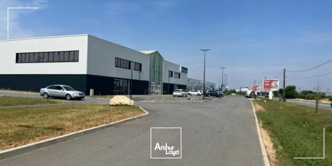 A LOUER BUREAUX NEUFS ZI REPUBLIQUE / POITIERS NORD 650m² 
