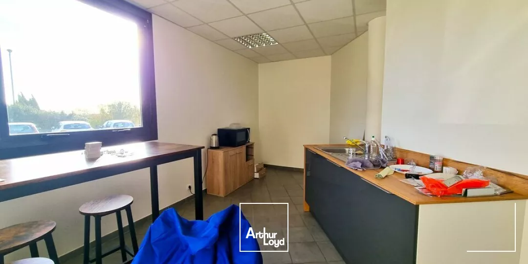 BUREAUX A LOUER AU FUTUROSCOPE DE 90.50M² - POITIERS NORD