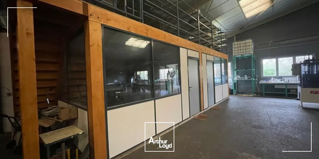 ACHAT LOCAL ZONE DE SOUDAN SORTIE DE PEAGE A10