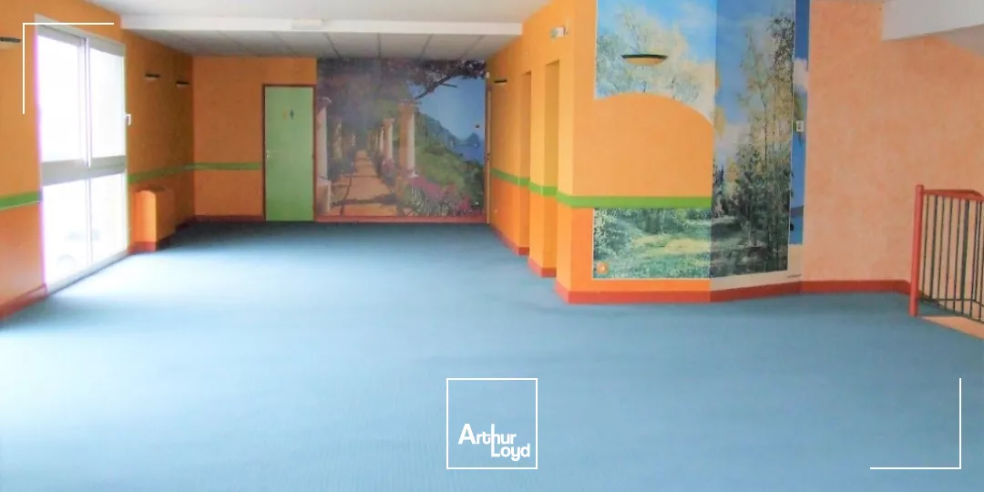 A VENDRE - LOCAL COMMERCIAL - GRAND POTIERS SECTEUR CHASSENEUIL DU POITOU 