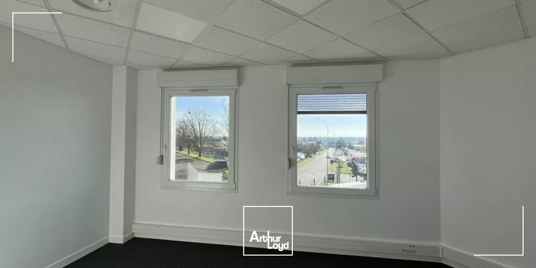 POITIERS ZI REPUBLIQUE - BUREAUX A LOUER DE 125M² 