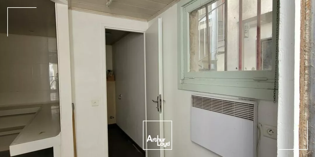 A LOUER CELLULE COMMERCIALE DE 70 m2 - COEUR DE VILLE - LA ROCHE SUR YON