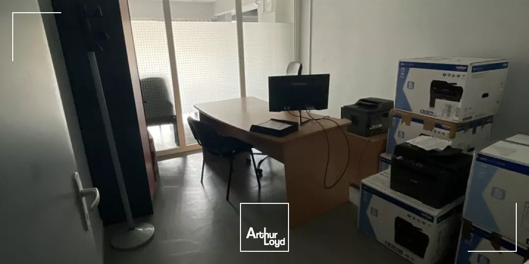 OPPORTUNITE ACHAT 206m2 DE BUREAUX HYPER CENTRE NIORT PROCHE PLACE CENTRALE LA BRECHE AVEC PARKINGS