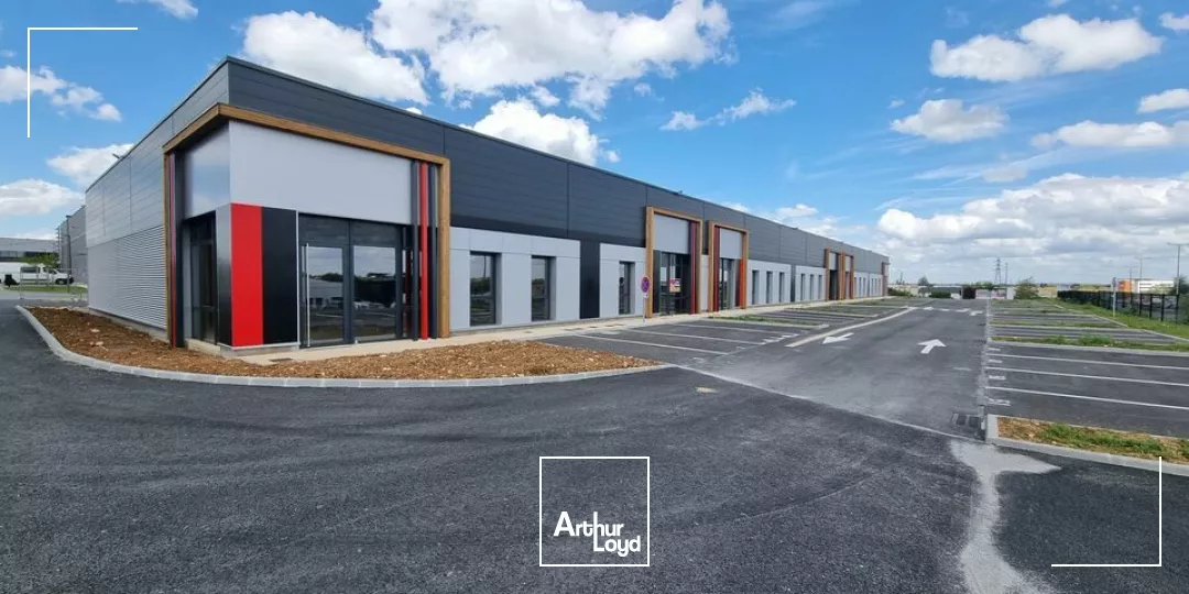 POITIERS ZI REPUBLIQUE - LOCAUX D'ACTIVITES A LOUER - BUREAUX ET ENTREPOT 220M²