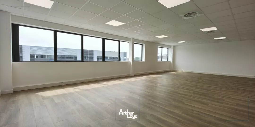 POITIERS ZI REPUBLIQUE - LOCAL D'ACTIVITES A LOUER - BUREAUX ET ENTREPOT 399M²