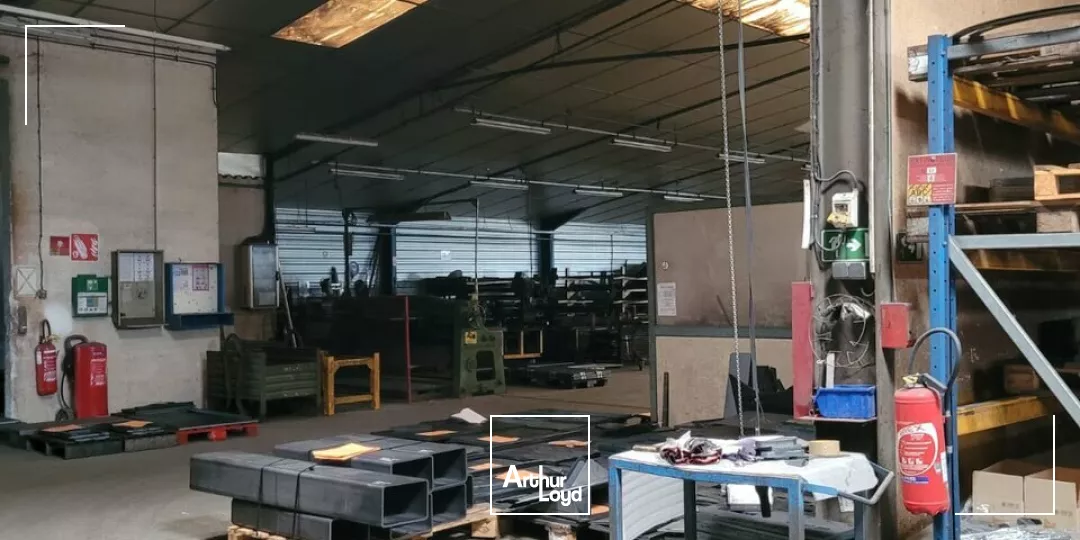A VENDRE UN LOCAL D'ACTIVITE DE 2 425 m² - ZONE INDUSTRIELLE - ANTIGNY