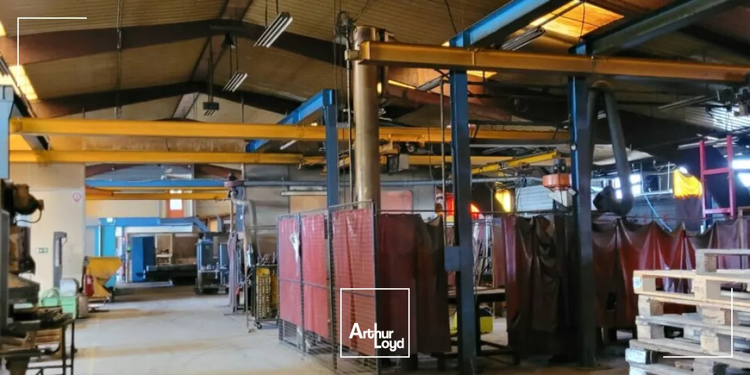 A VENDRE UN LOCAL D'ACTIVITE DE 2 425 m² - ZONE INDUSTRIELLE - ANTIGNY