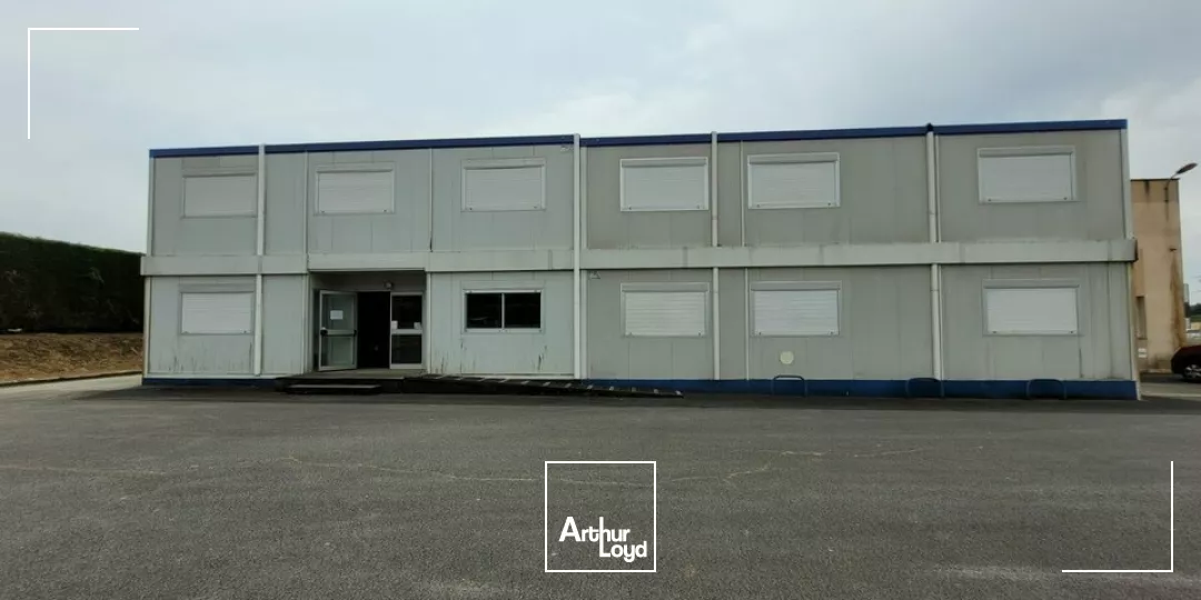 A VENDRE UN LOCAL D'ACTIVITE DE 2 425 m² - ZONE INDUSTRIELLE - ANTIGNY