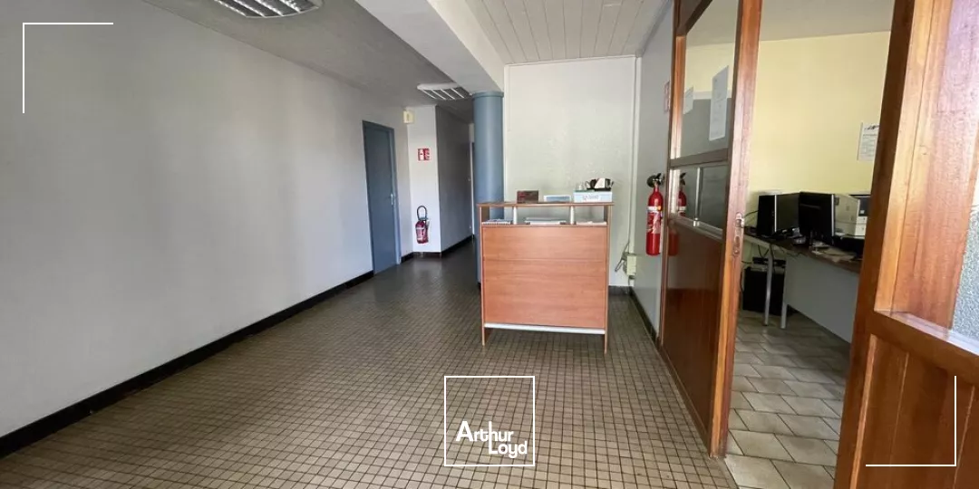 A VENDRE UN LOCAL INDUSTRIEL DE 4350 m² PLUS GRAND FONCIER - ZONE SUD DE NIORT