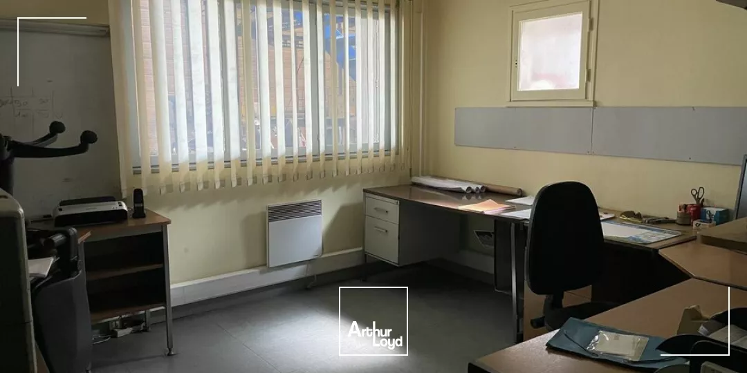 A VENDRE UN LOCAL INDUSTRIEL DE 4350 m² PLUS GRAND FONCIER - ZONE SUD DE NIORT