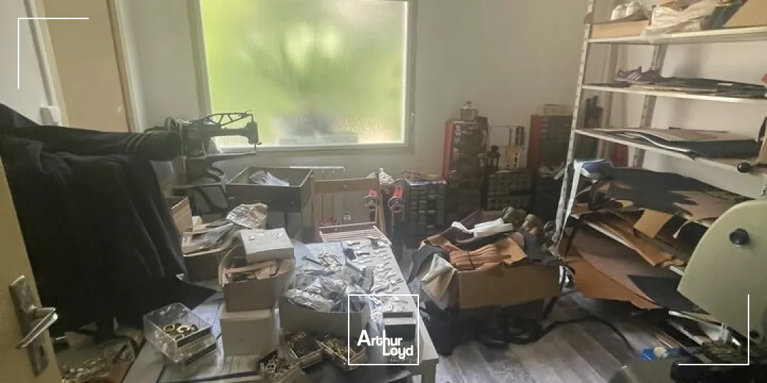 LOCATION BUREAUX AVEC VISIBILITE 70m2 CENTRE VILLE NIORT PARKING GRATUIT