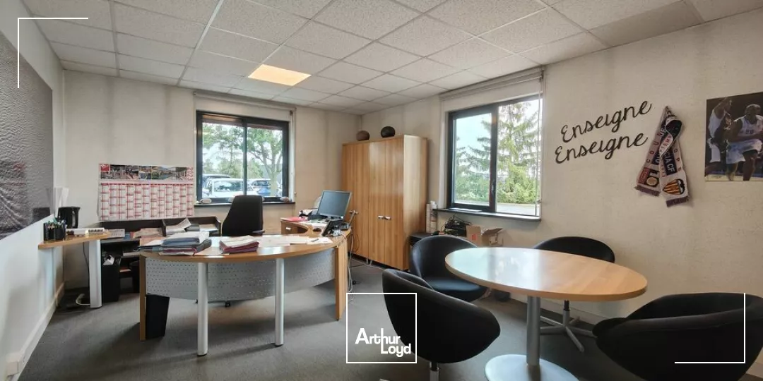 A LOUER / A VENDRE - BATIMENT INDUSTRIEL - GRAND POITIERS CHASSENEUIL 2800M2