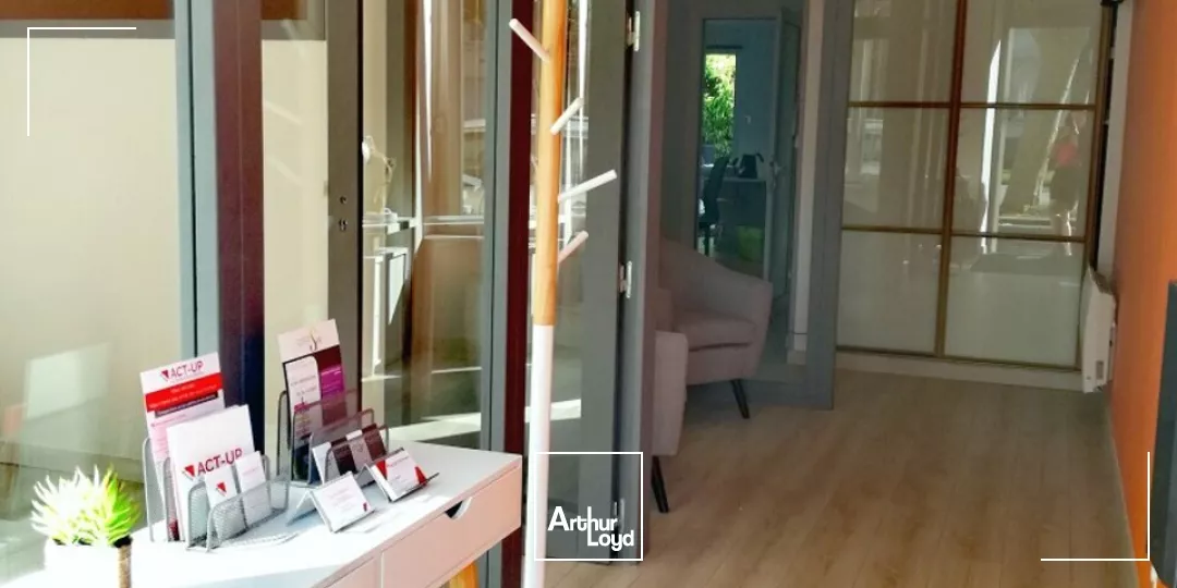 A LOUER UN BUREAU DE 16m2 SUR UN AXE PASSANT EN CENTRE VILLE DE LA ROCHE SUR YON.