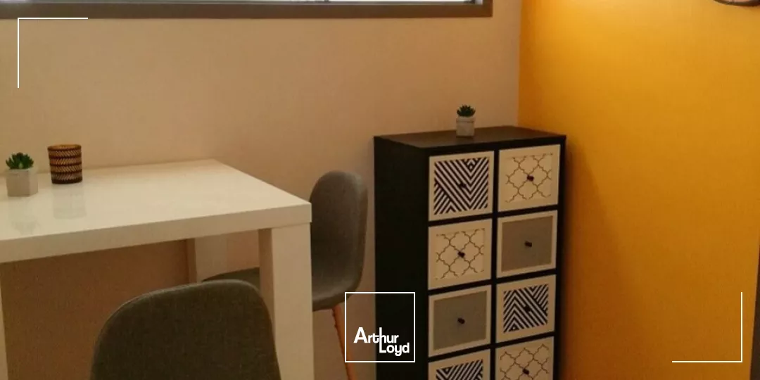 A LOUER UN BUREAU DE 16m2 SUR UN AXE PASSANT EN CENTRE VILLE DE LA ROCHE SUR YON.