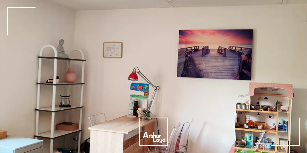 A LOUER UN BUREAU DE 16m2 SUR UN AXE PASSANT EN CENTRE VILLE DE LA ROCHE SUR YON.