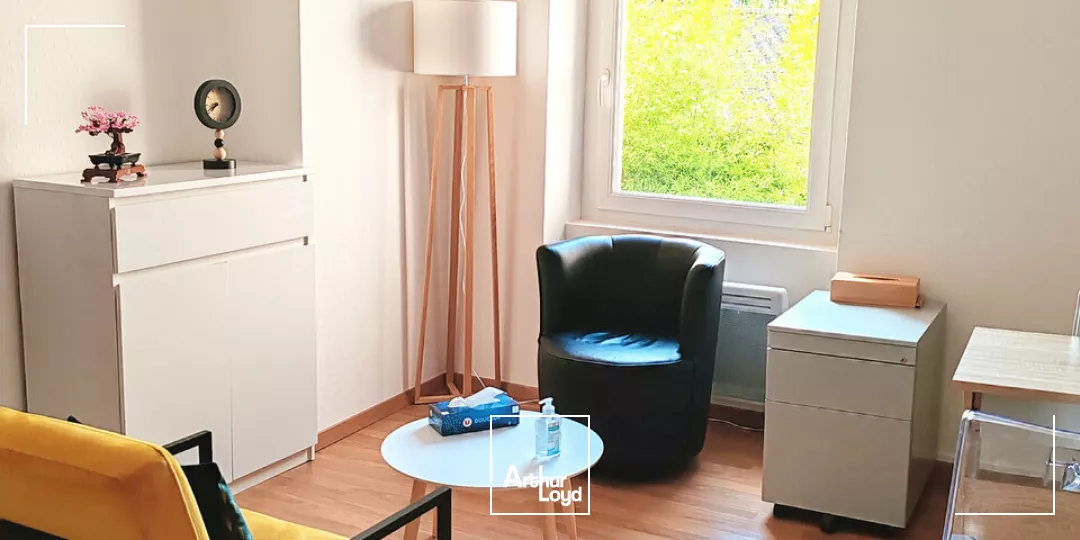 A LOUER UN BUREAU DE 16m2 SUR UN AXE PASSANT EN CENTRE VILLE DE LA ROCHE SUR YON.