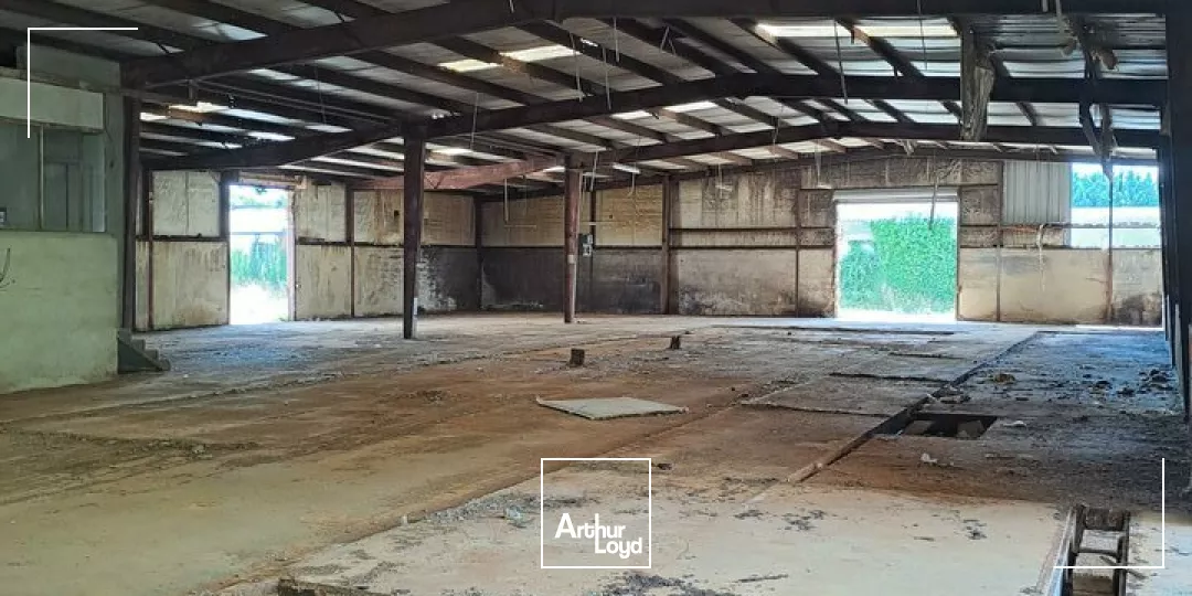 A VENDRE BATIMENT INDUSTRIEL 1000m² AVEC FONCIER SUR NAINTRE (86)
