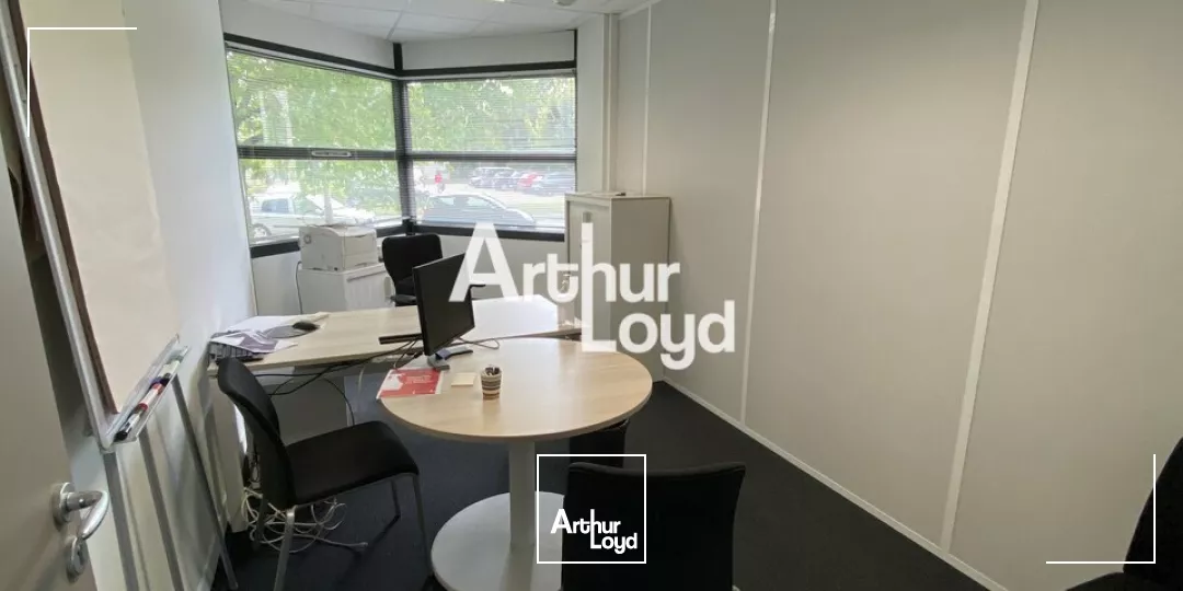 BUREAUX D'ENVIRON 196m2 