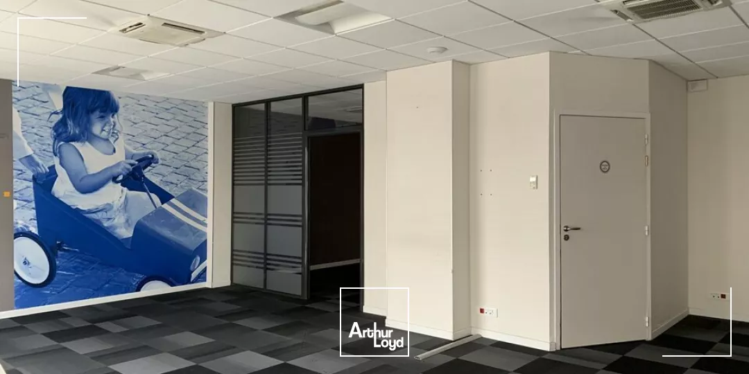 Local commercial à louer 70 m² - Saint-Pierre-des-Corps / idéal activité de services