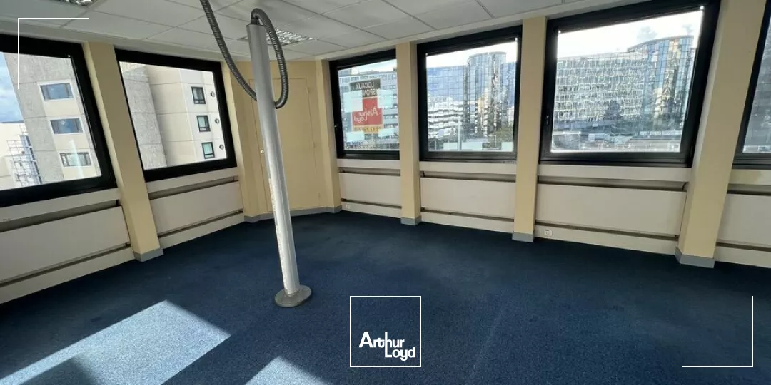 TOURS GARE BUREAUX A LOUER 363 M² ACHAT POSSIBLE