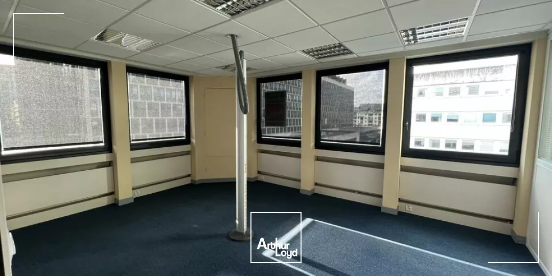 TOURS GARE BUREAUX A LOUER 363 M² ACHAT POSSIBLE