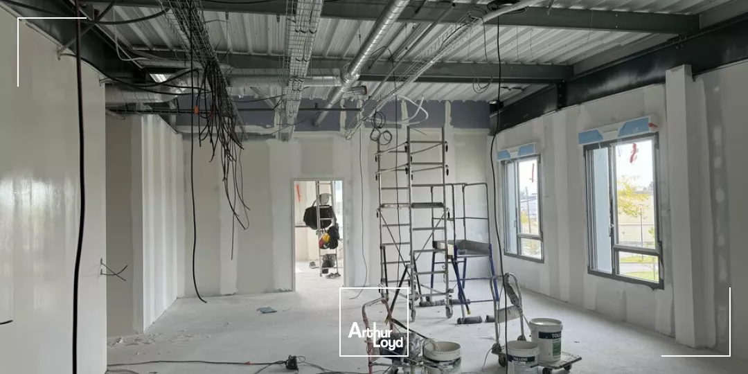 TOURS NORD - AVEC VISIBILITE AVENUE DU DANEMARK - A LOUER BUREAUX 251 M² - PARKINGS