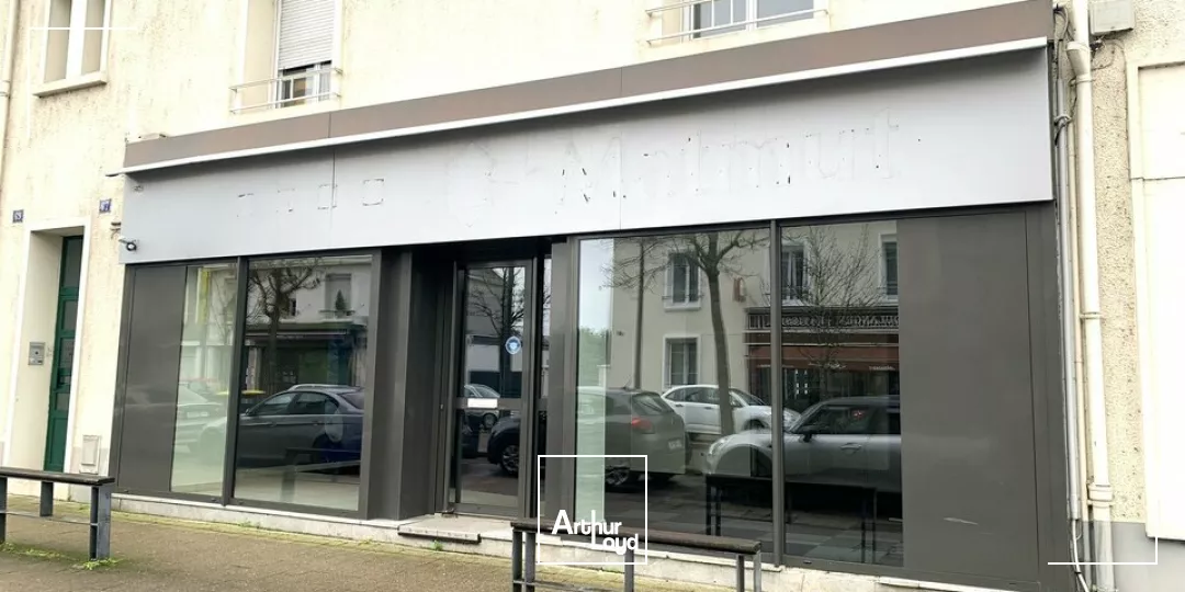 SAINT PIERRE DES CORPS LOCAL COMMERCIAL A VENDRE 70 M² AXE TRAVERSANT ET PARKINGS
