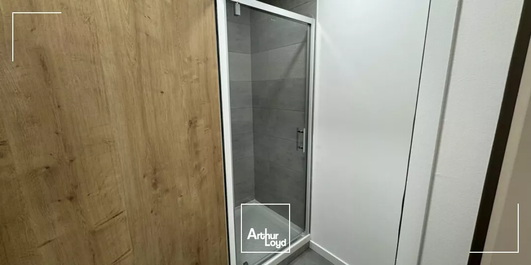 TOURS METROPOLE BUREAUX A LOUER 890 M² REMIS A NEUF