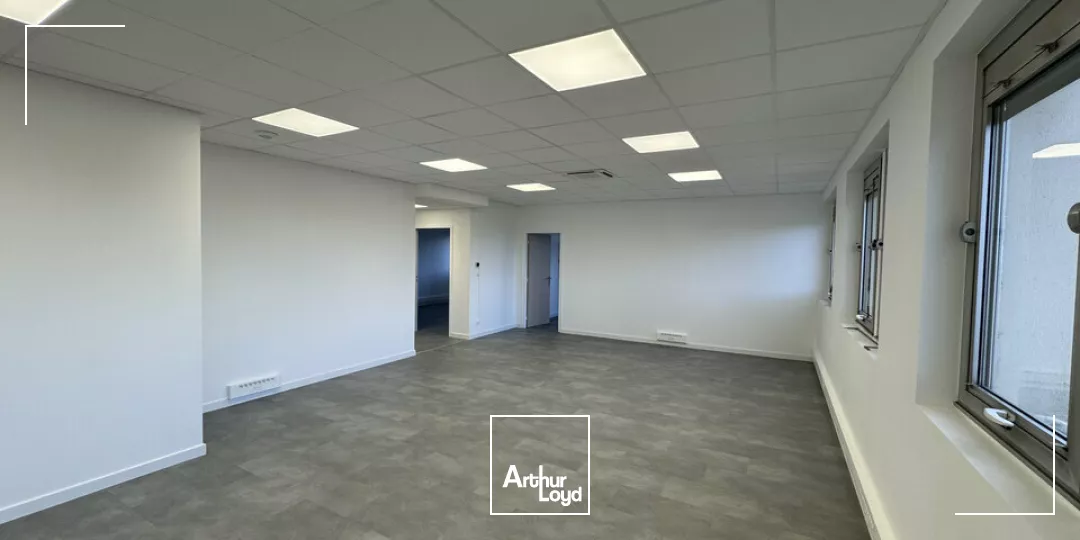 TOURS METROPOLE BUREAUX A LOUER 890 M² REMIS A NEUF
