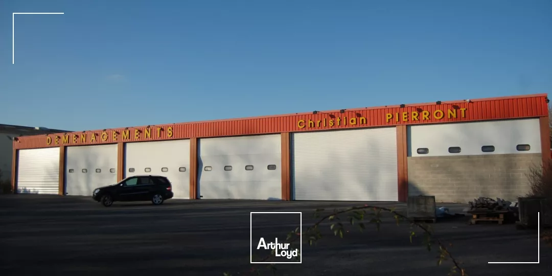 A LOUER - LOCAUX D'ACTIVITÉ - 1 660 m2 DIVISIBLE - SAINT-QUENTIN :