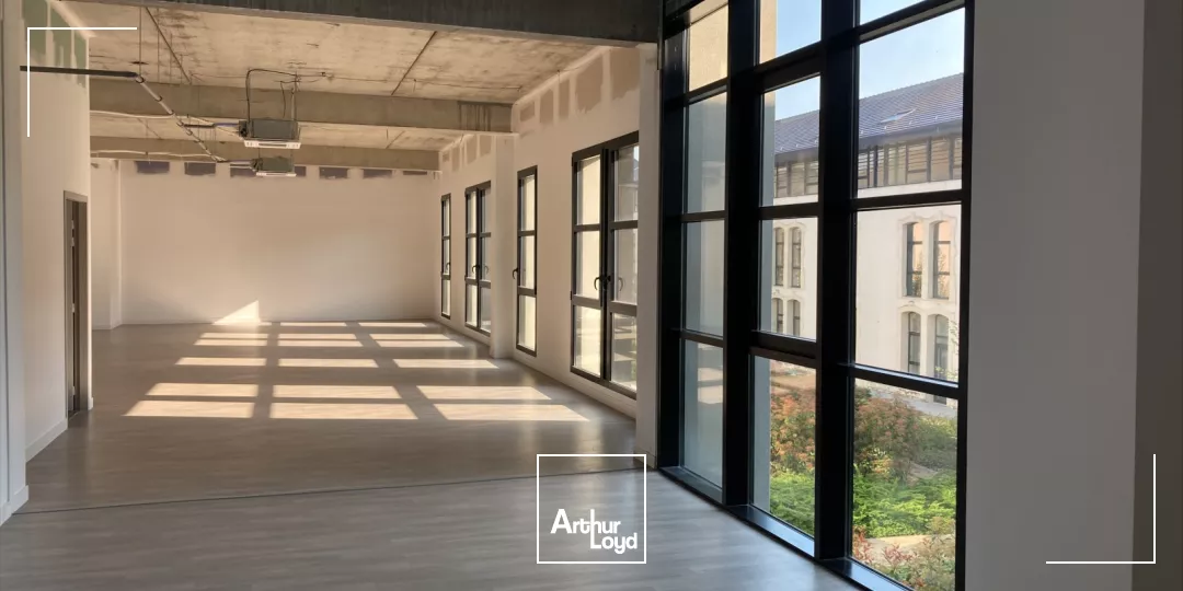 6 locaux lumineux de 100 à 200m2 à vendre ou à louer avec accès PMR à Soissons.