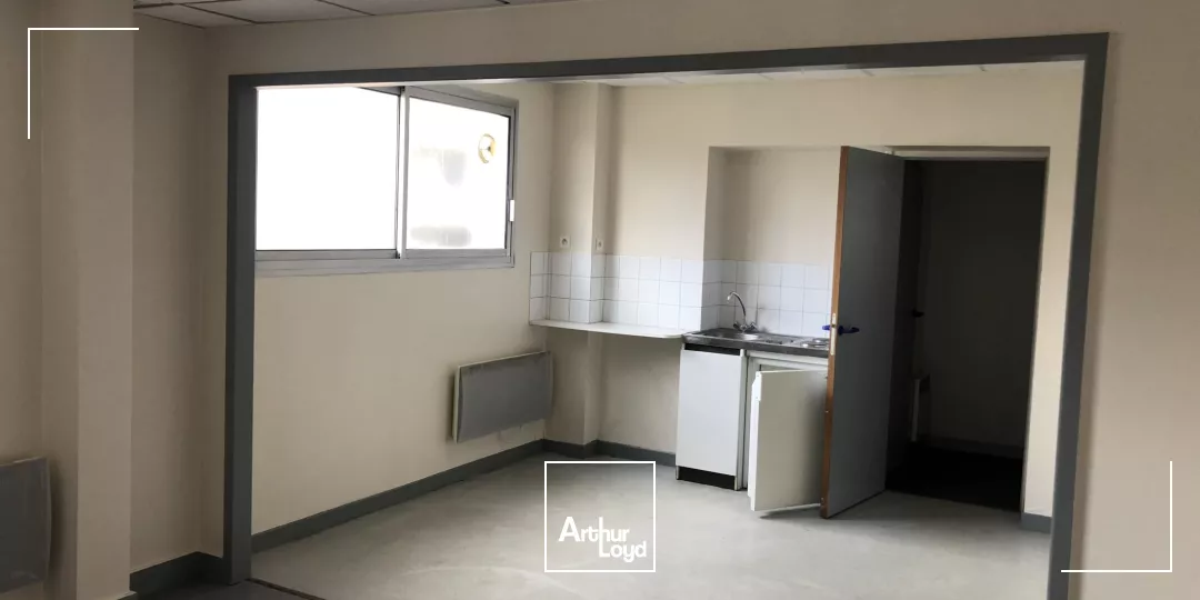 LOCAL COMMERCIAL - 214 m2 - À LOUER - BEAUVAIS CENTRE VILLE