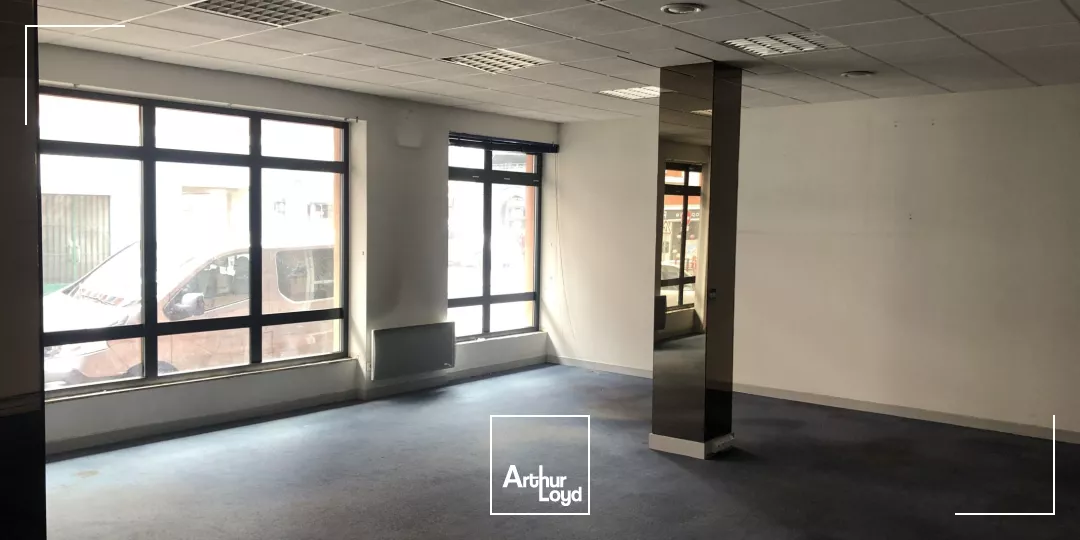 LOCAL COMMERCIAL - 214 m2 - À LOUER - BEAUVAIS CENTRE VILLE