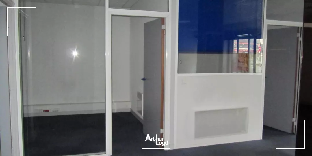 LOCAL COMMERCIAL - 214 m2 - À LOUER - BEAUVAIS CENTRE VILLE