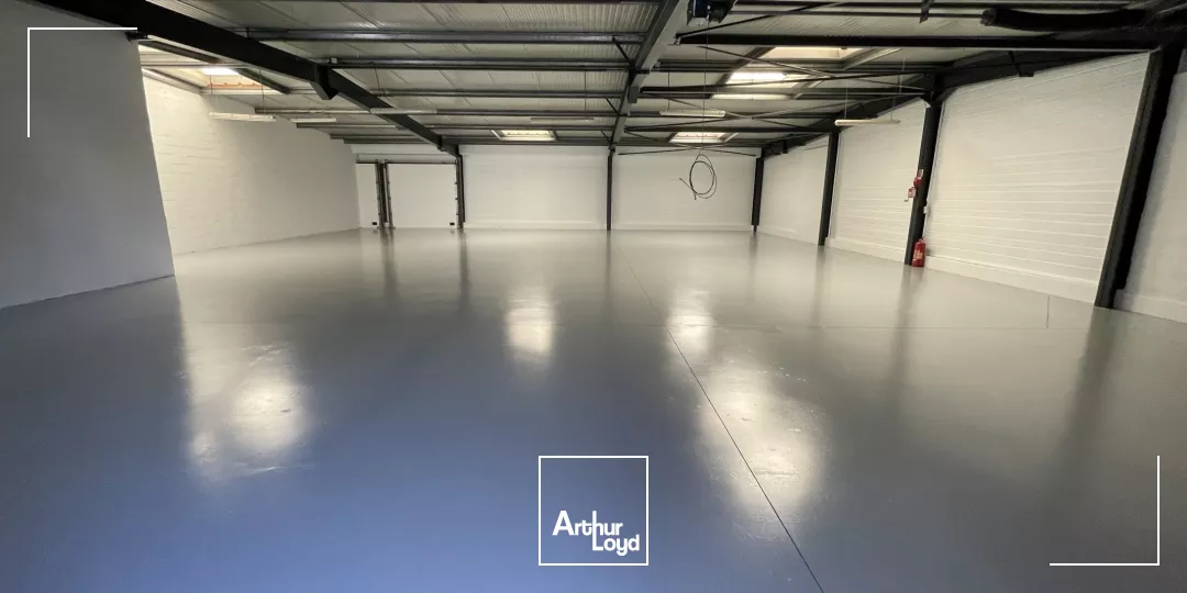 LOCAL COMMERCIAL - A LOUER - ZAC DE THER - 360 M2 - BEAUVAIS