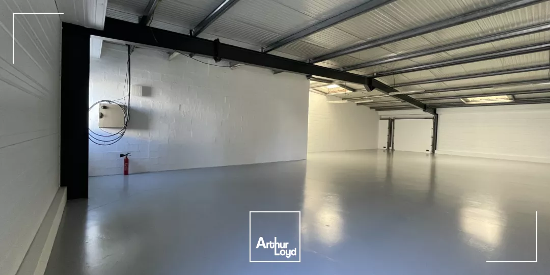 LOCAL COMMERCIAL - A LOUER - ZAC DE THER - 360 M2 - BEAUVAIS