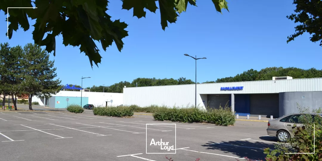 Locaux commerciaux à louer à CLEON 76410