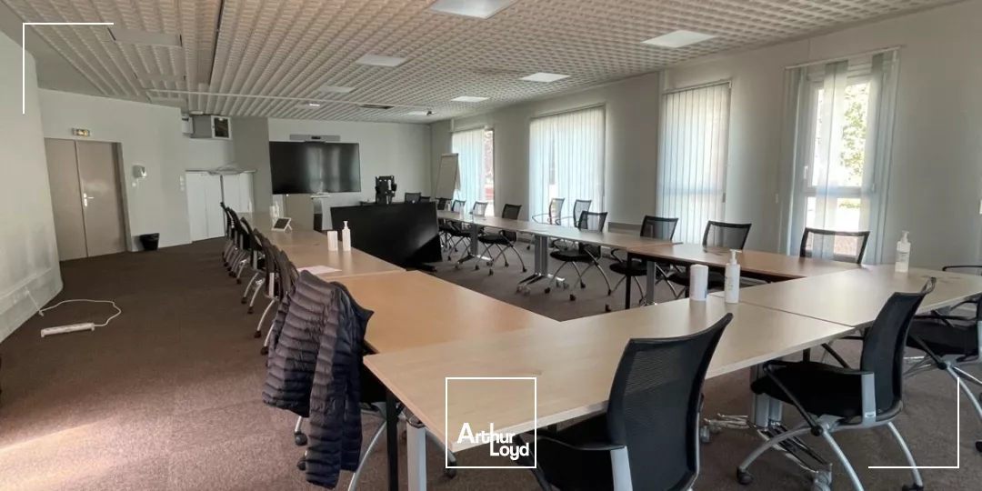 Bureaux à vendre à MONT SAINT AIGNAN 76130