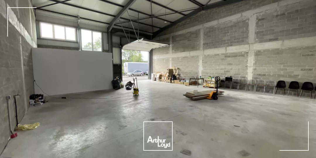 PARC D'ACTIVITE AVEC 4 CELLULES DISPONIBLES - SURFACES MODULABLES 