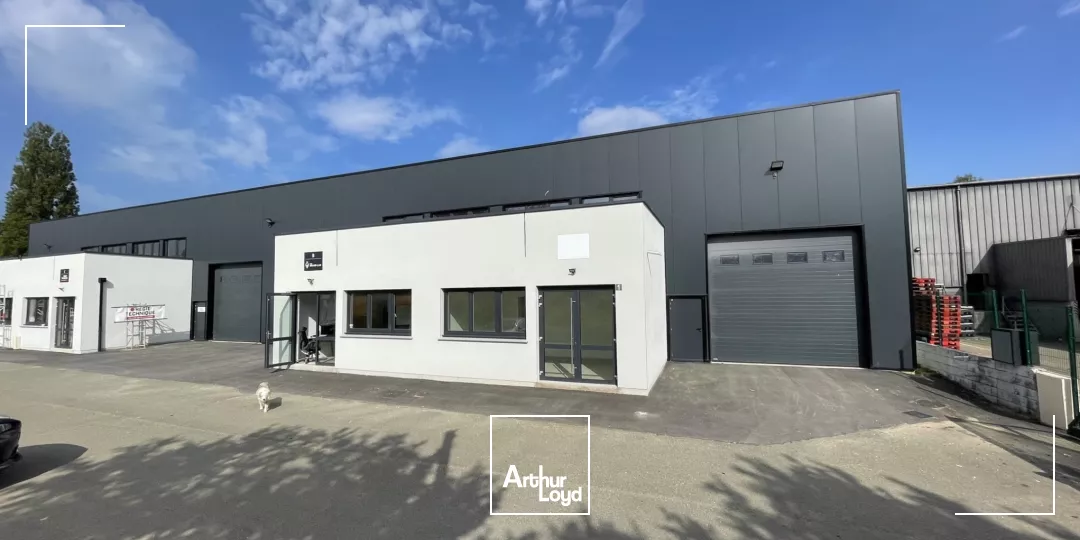 PARC D'ACTIVITE AVEC 4 CELLULES DISPONIBLES - SURFACES MODULABLES 