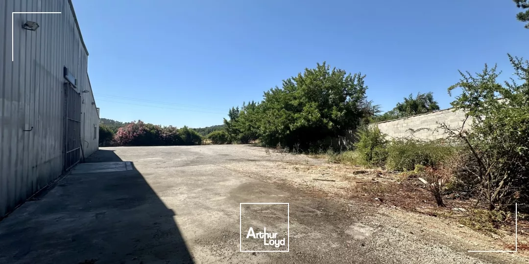 Local d'activités avec terrain à LOUER sur GARDANNE