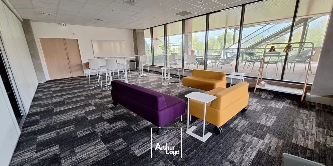 BUREAUX NEUFS A LOUER 432M² A ECHIROLLES AVEC PARKINGS