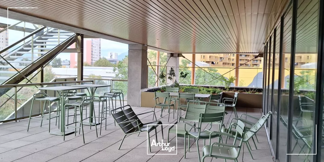 BUREAUX NEUFS A LOUER 432M² A ECHIROLLES AVEC PARKINGS