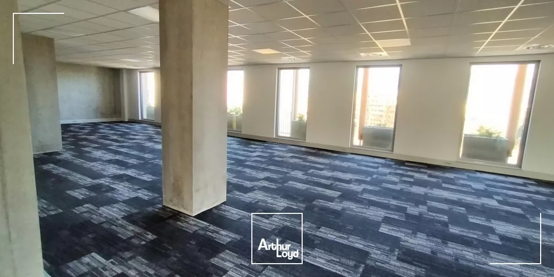 BUREAUX NEUFS A LOUER 432M² A ECHIROLLES AVEC PARKINGS