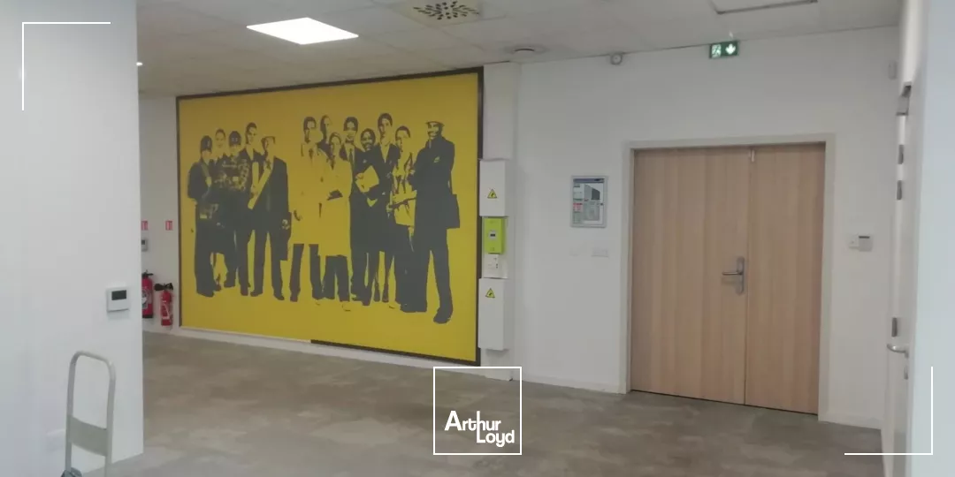 LOCATION BUREAUX ECHIROLLES 400M² AVEC PARKING