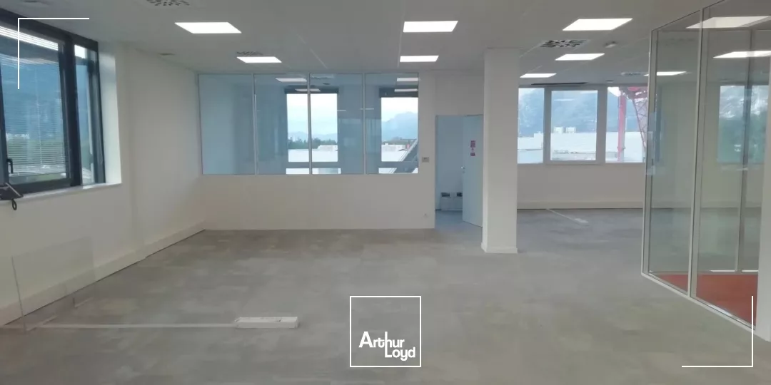 LOCATION BUREAUX ECHIROLLES 400M² AVEC PARKING