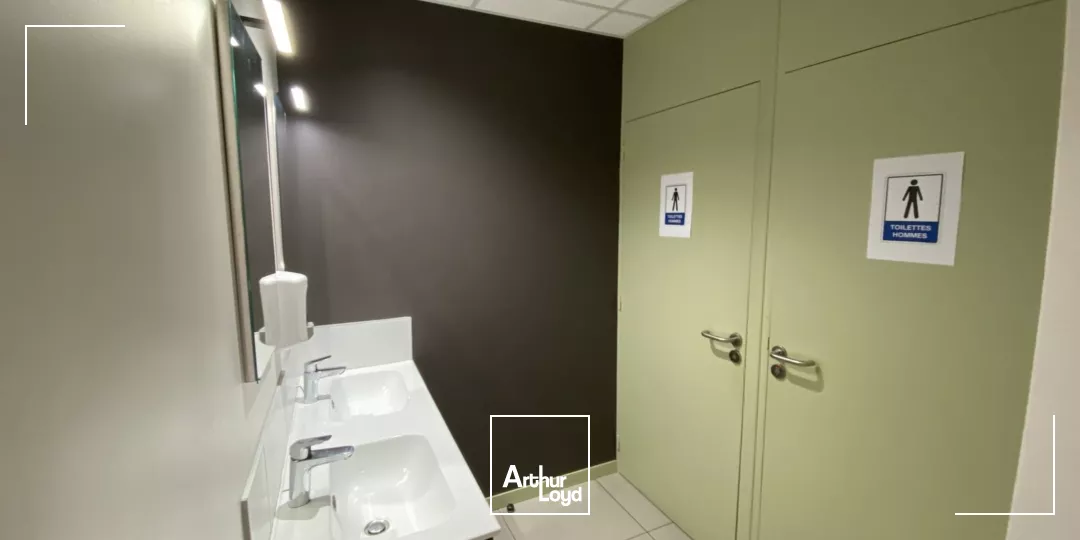 BUREAUX LUMINEUX A LOUER ECHIROLLES 125 M² 