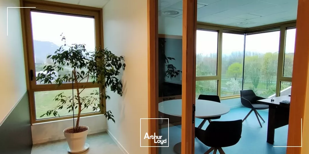 LOCATION DE BUREAUX NEUFS SAINT MARTIN LE VINOUX PROCHE GARE ET TRAM